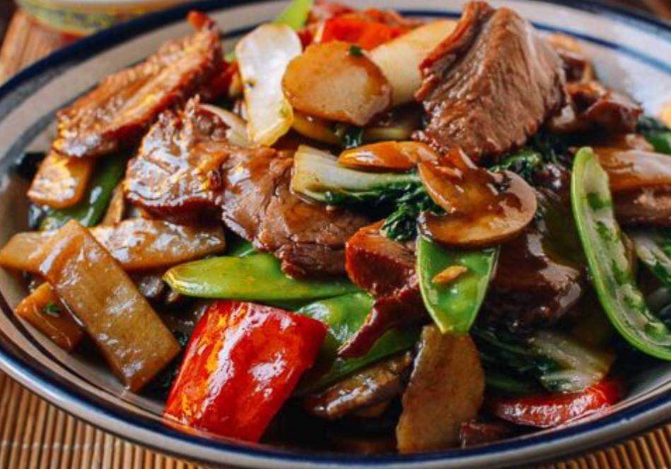 Chinese Style BBQ Pork with Vegetables 