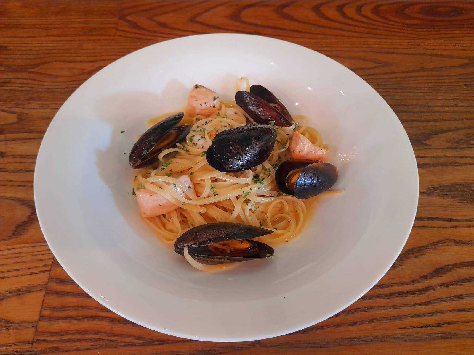 Hearty Seafood Linguini