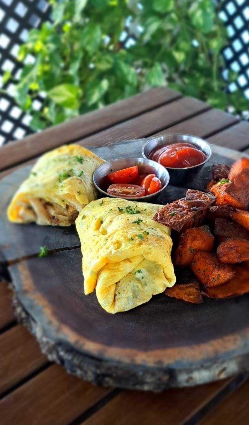 Bacon Chicken Cheese Omelette