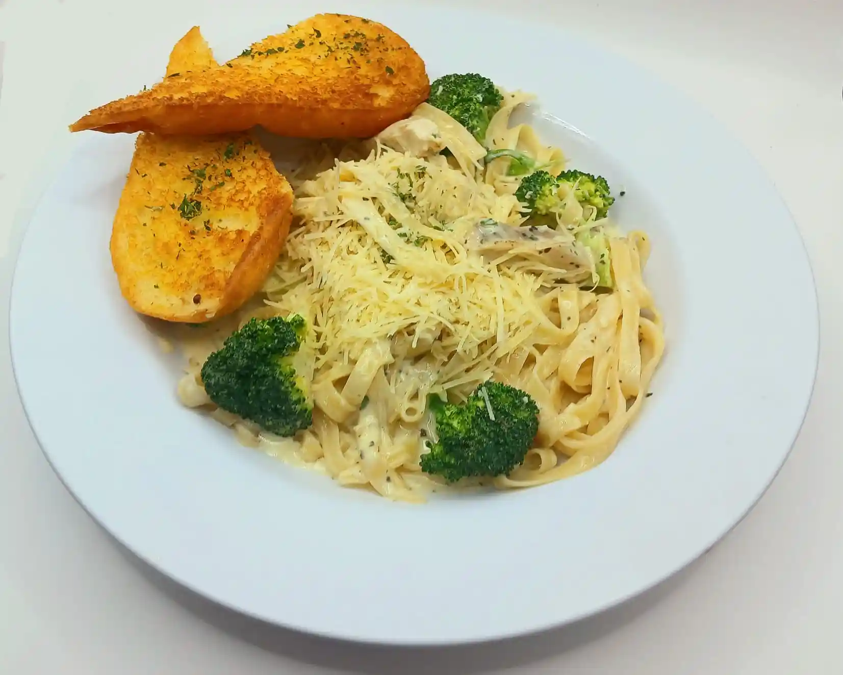 Chicken & Broccoli Pasta