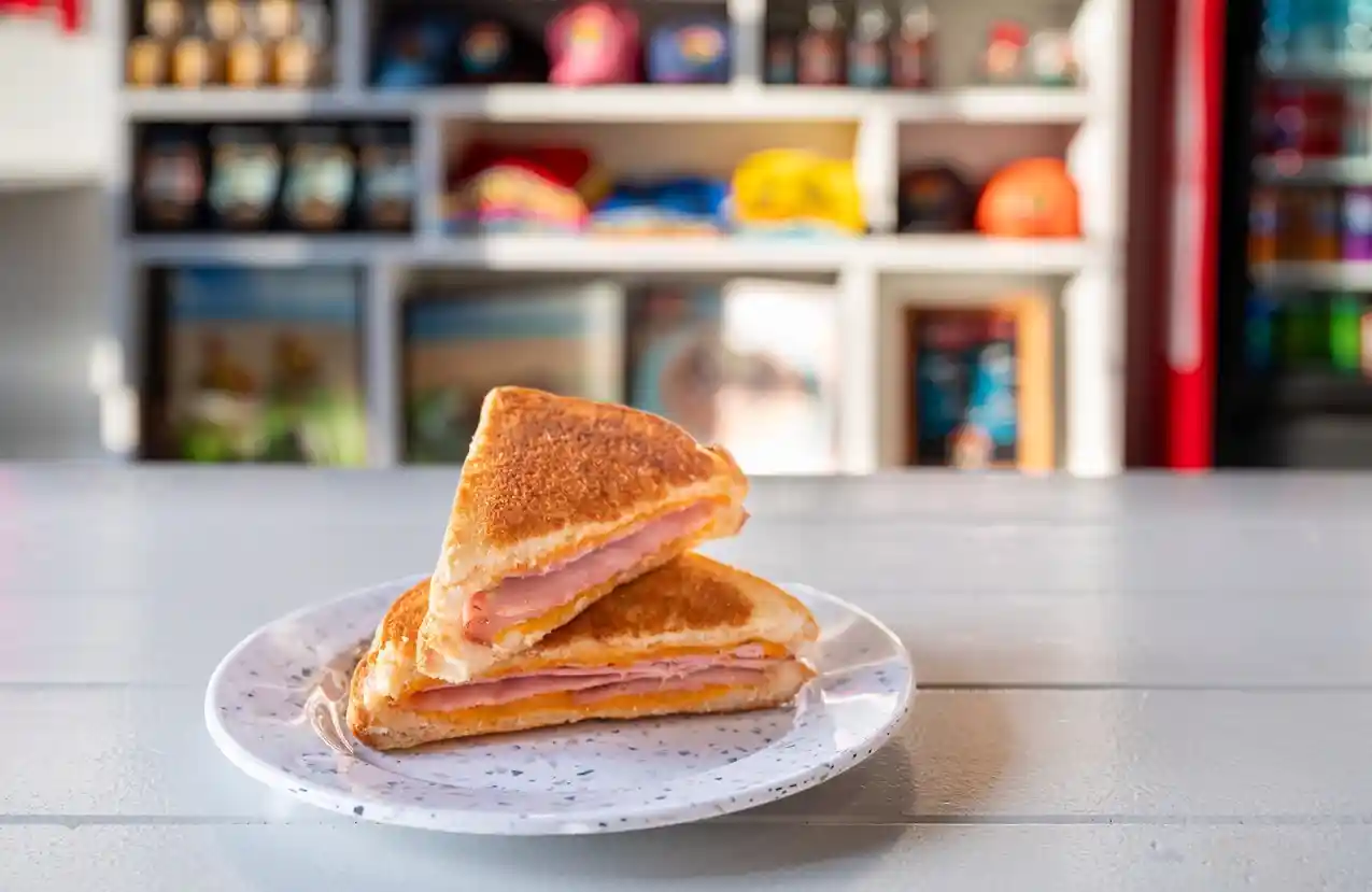 Grilled ham & cheese toastie