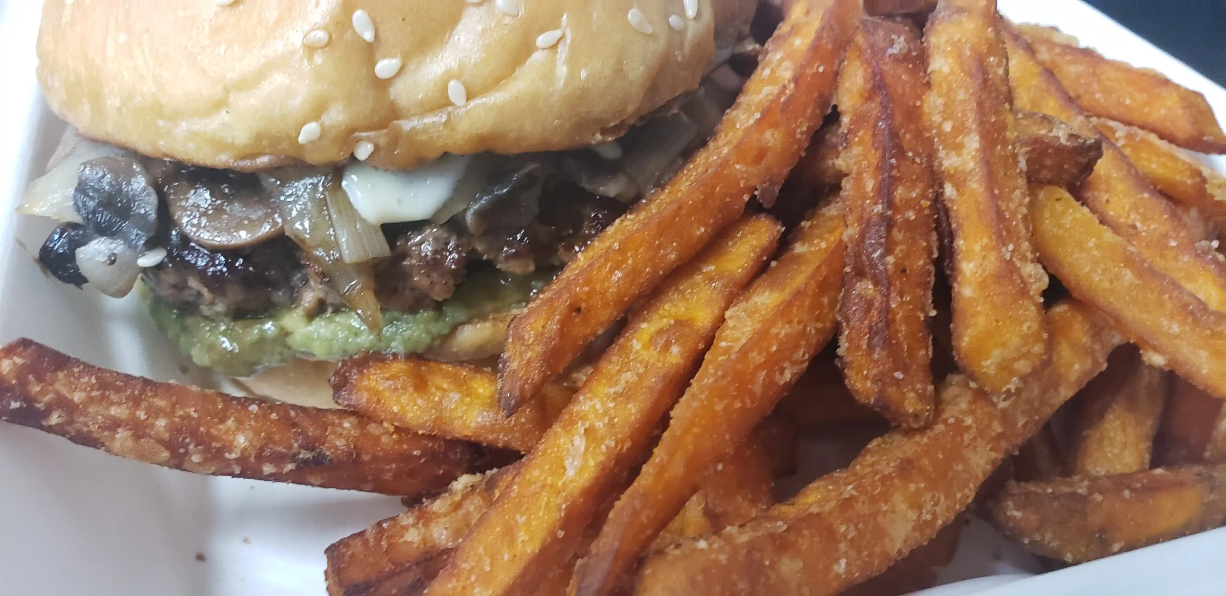 Rich & Famous Burger