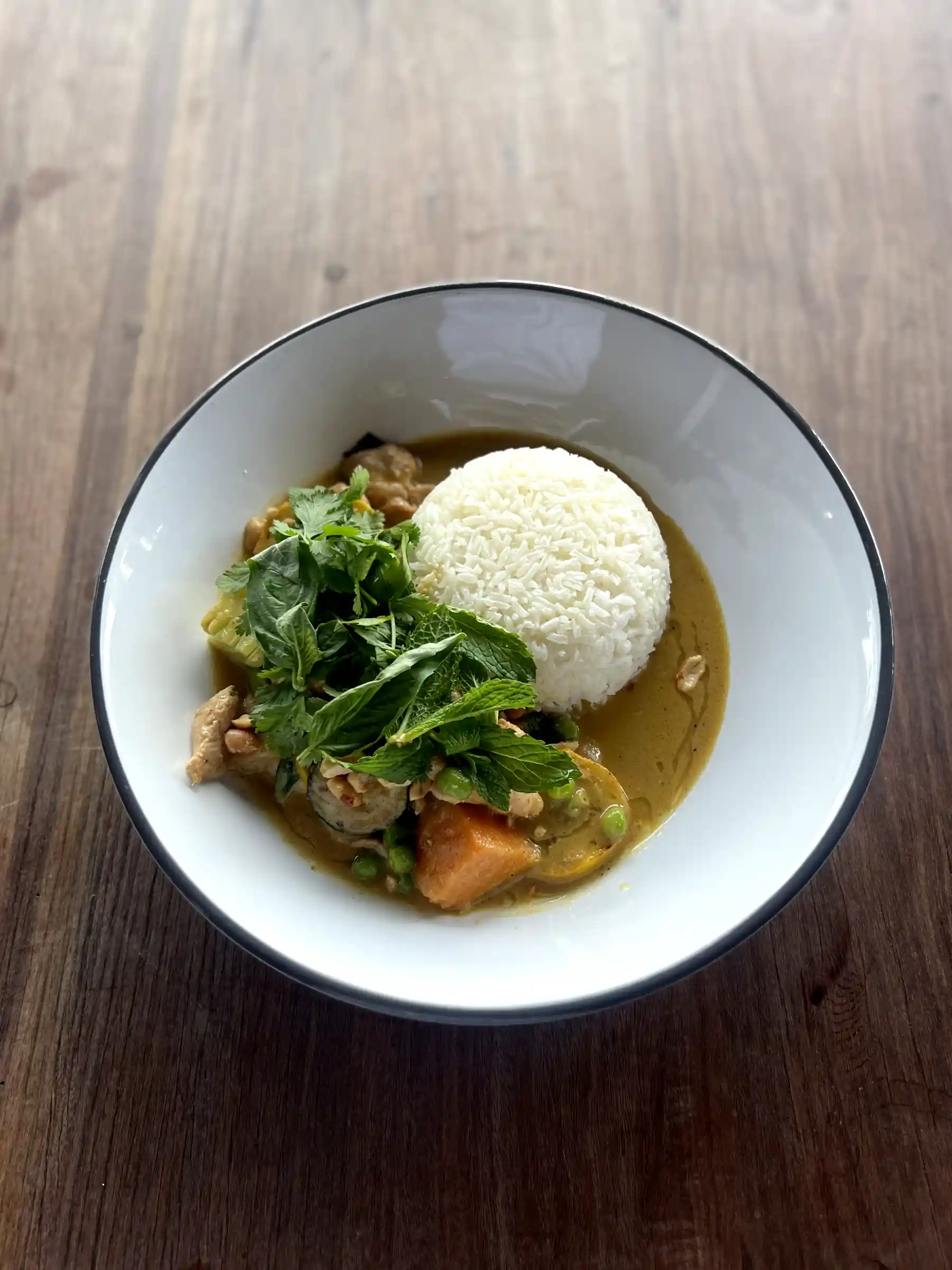 Thai Yellow Chicken Curry (GF) (N)